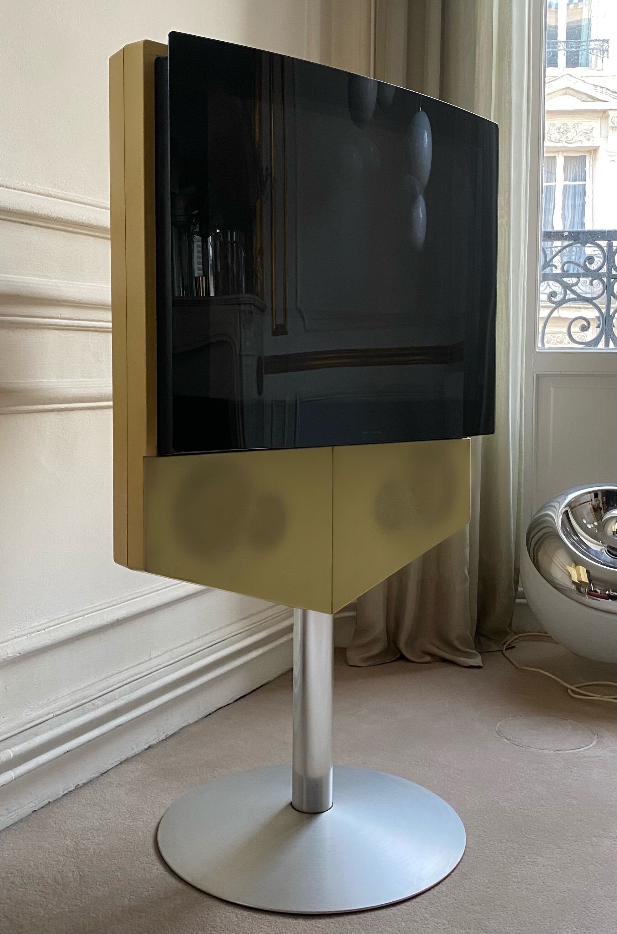 Beovision 1 ls tv from bang & olufsen