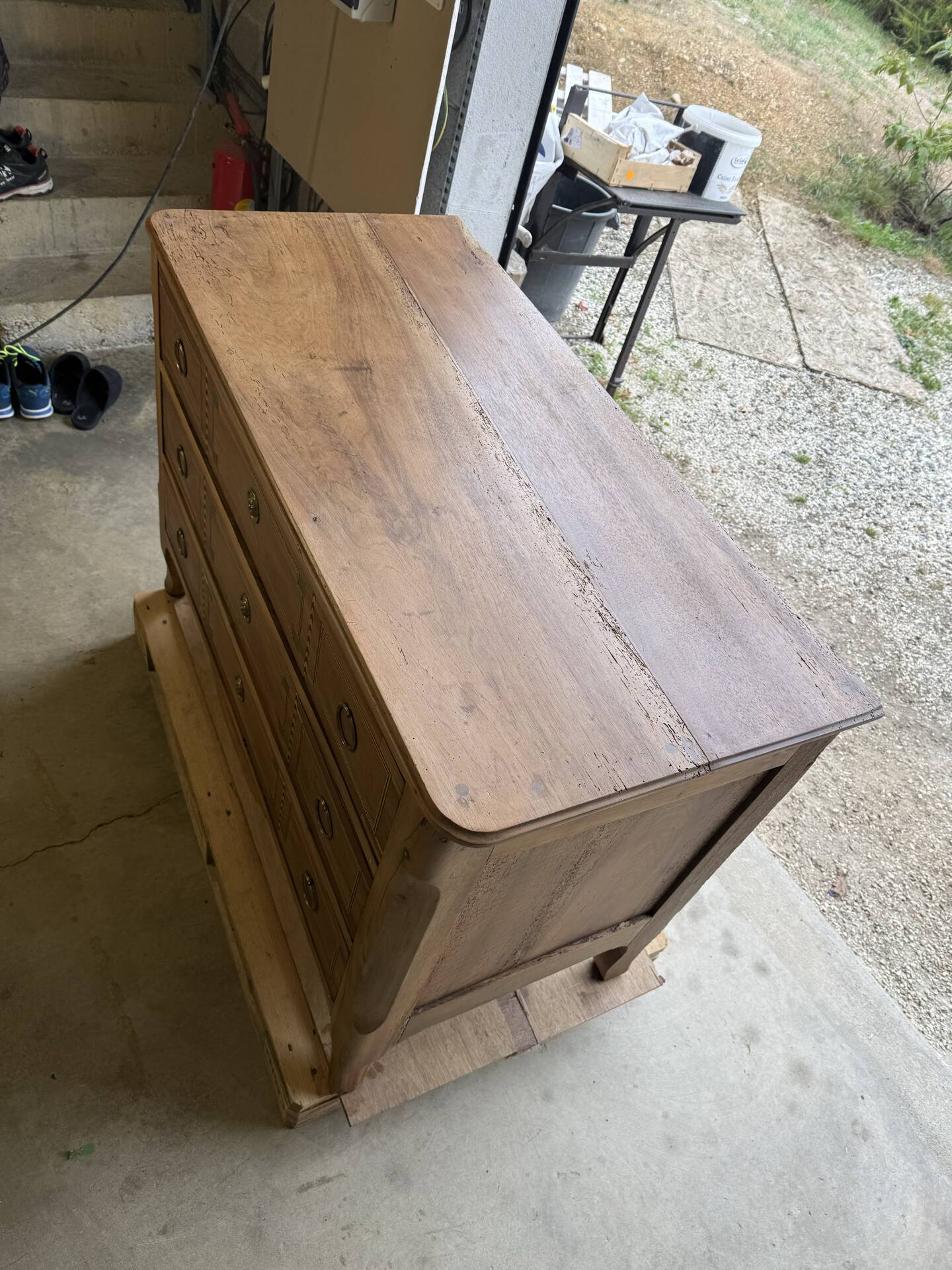 Pantaloon Chest