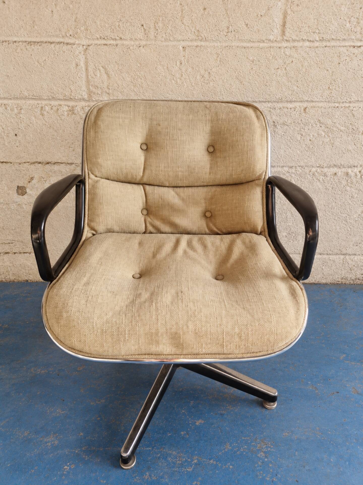 4 Executive Chairs by Charles Pollock for Knoll – 1960s