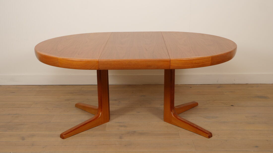 Vintage round dining table | extendable | teak | 120 cm - 220 cm
