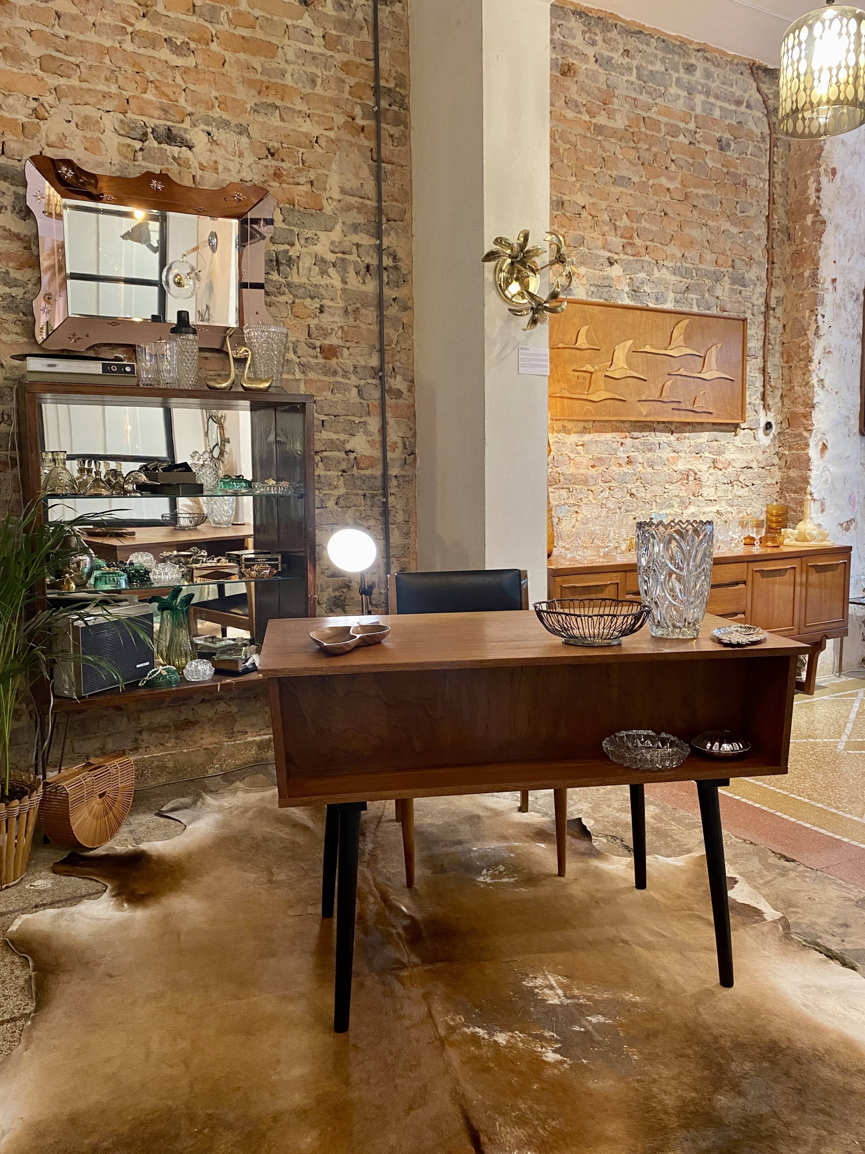 Scandinavian office 1960 two sides