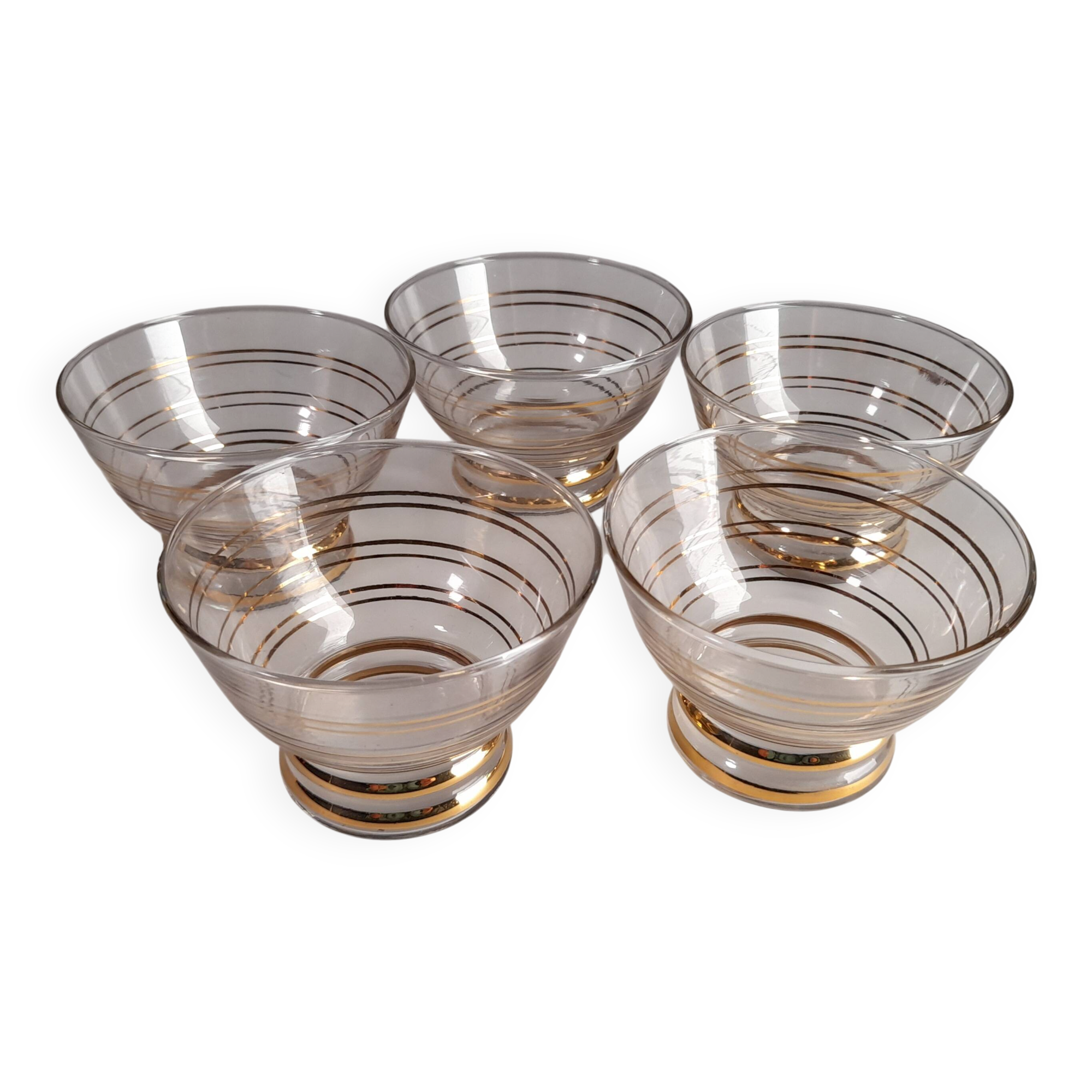 Ensemble de 5 coupes à champagne années 50 à liseret doré