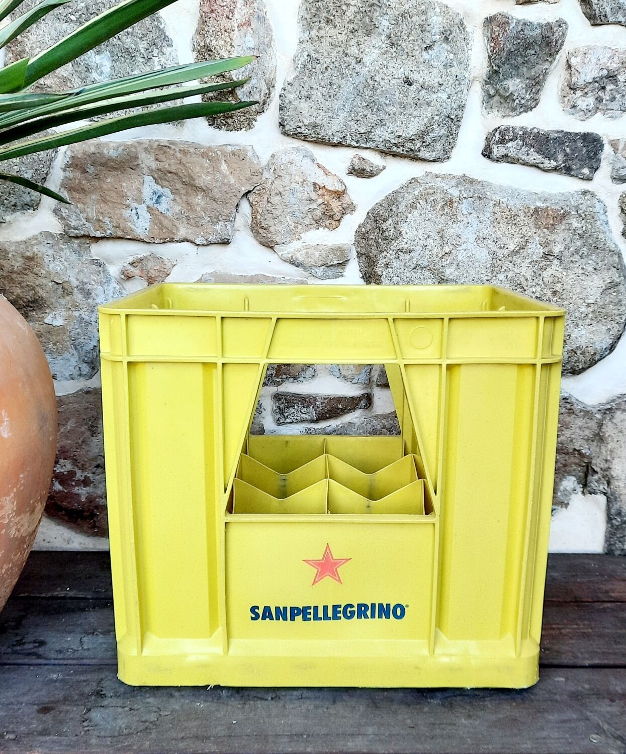 Plastic bottle locker