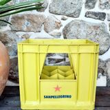 Plastic bottle locker