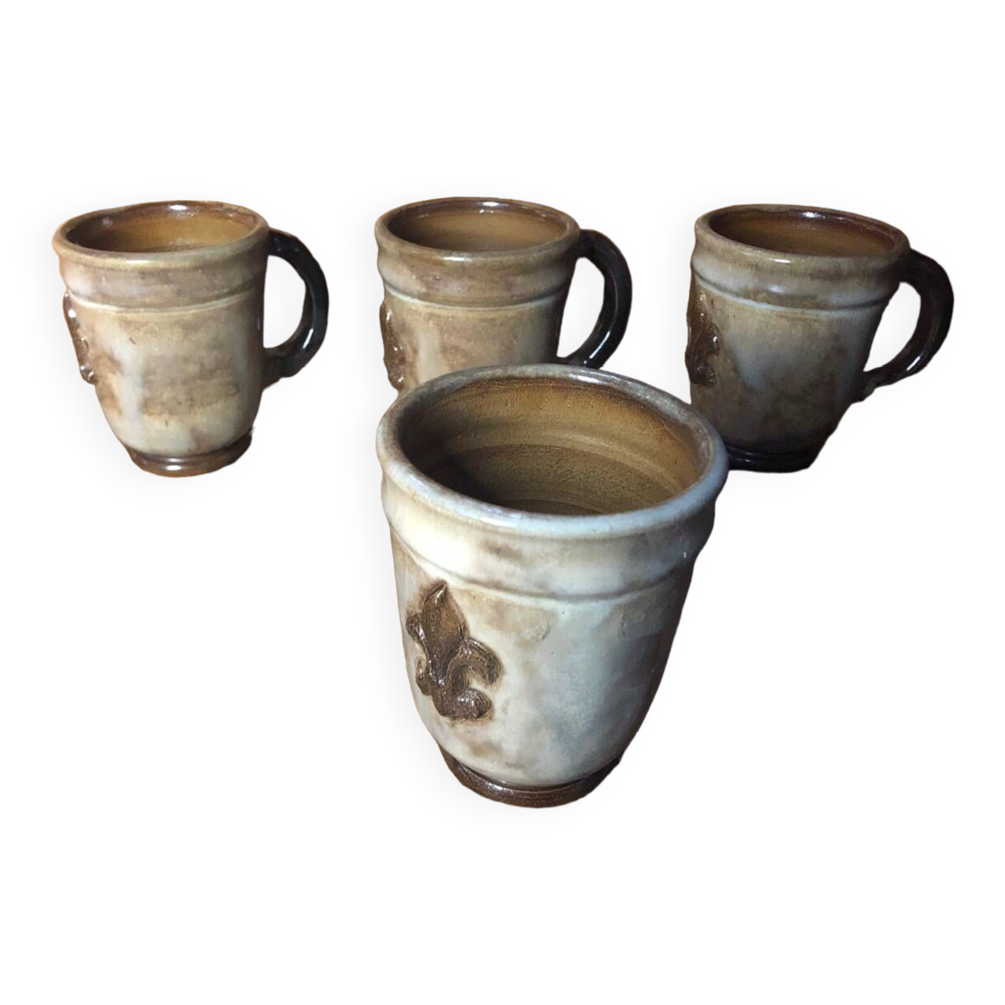 Set of 4 beige ceramic mugs fleur de lys vintage