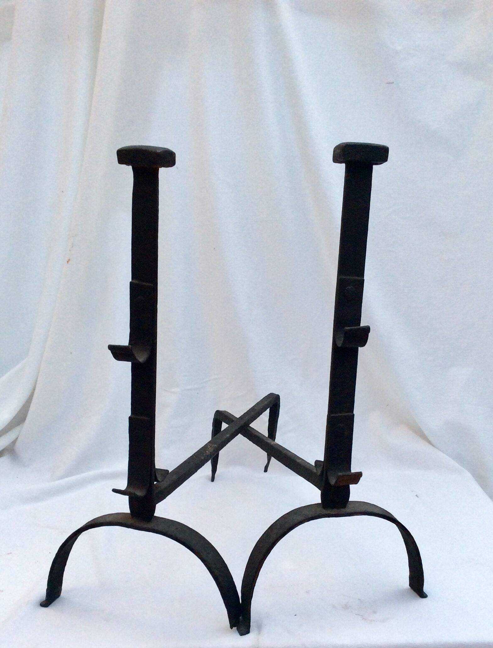 Paire de chenets en fer vintage
