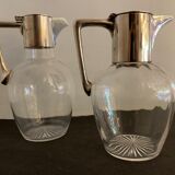 Set de 2 carafes ou pichets en métal argenté et cristal