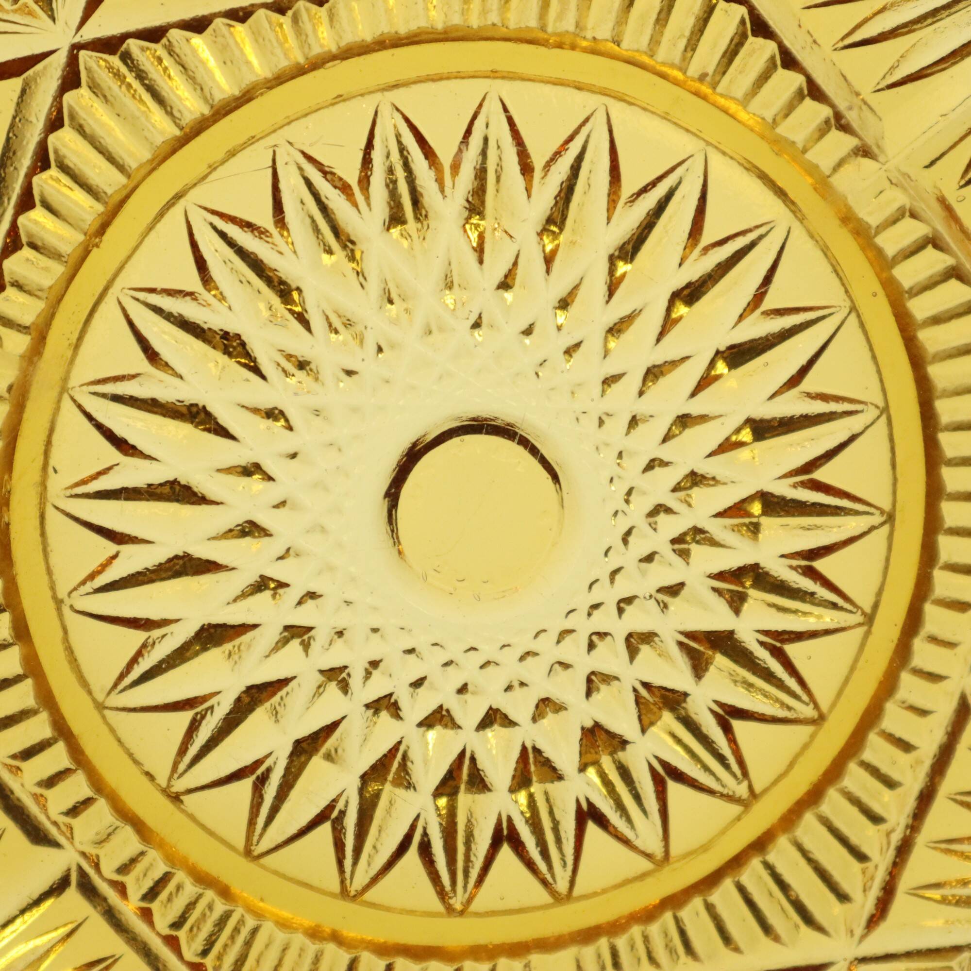 Vintage Art Deco Flat Fruit Bowl Amber Pressed Glass Fait en Belgique