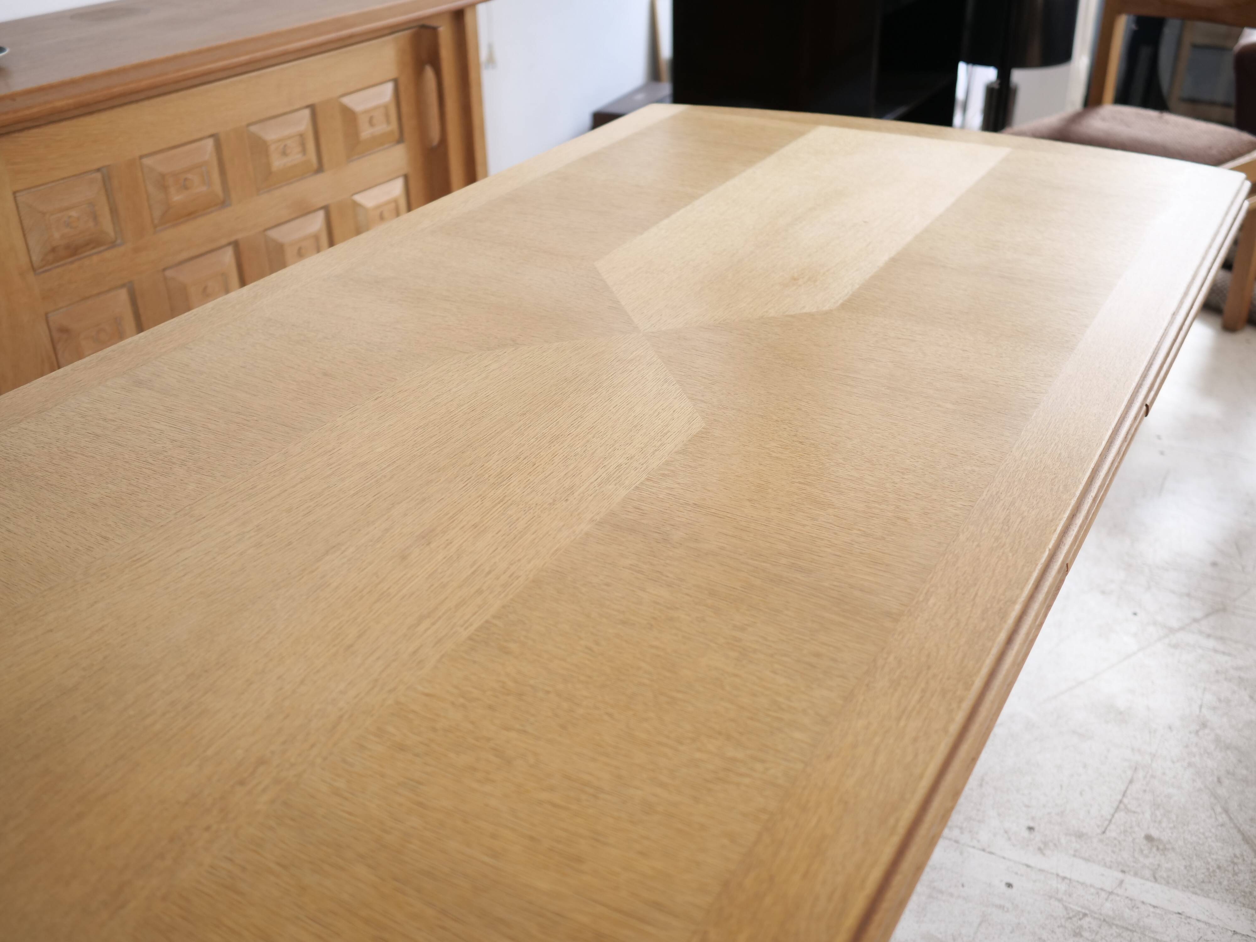 Guillerme and Chambron extendable table for your home France