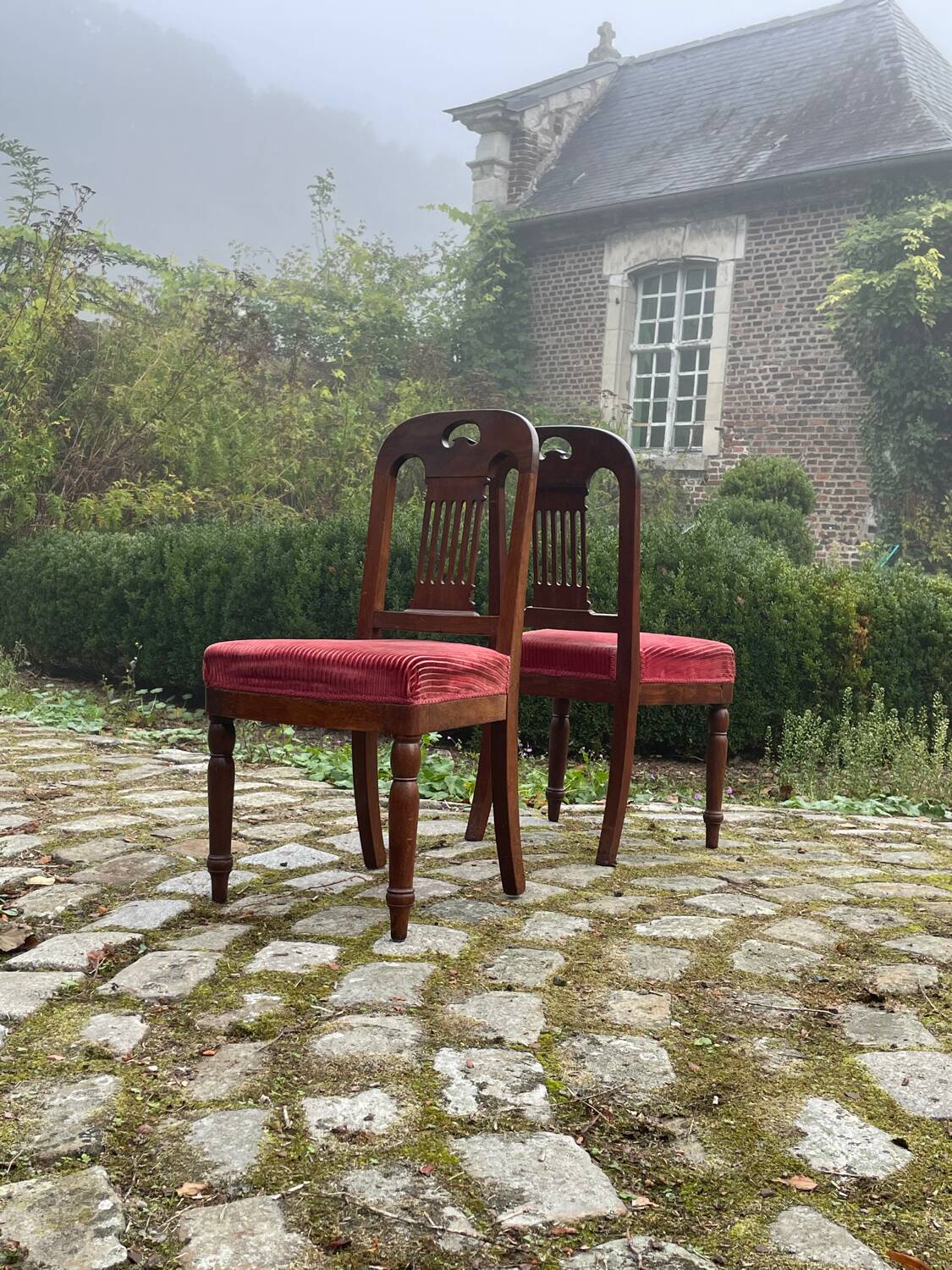 Paire de chaises d’époque Restauration à rapprocher des productions de