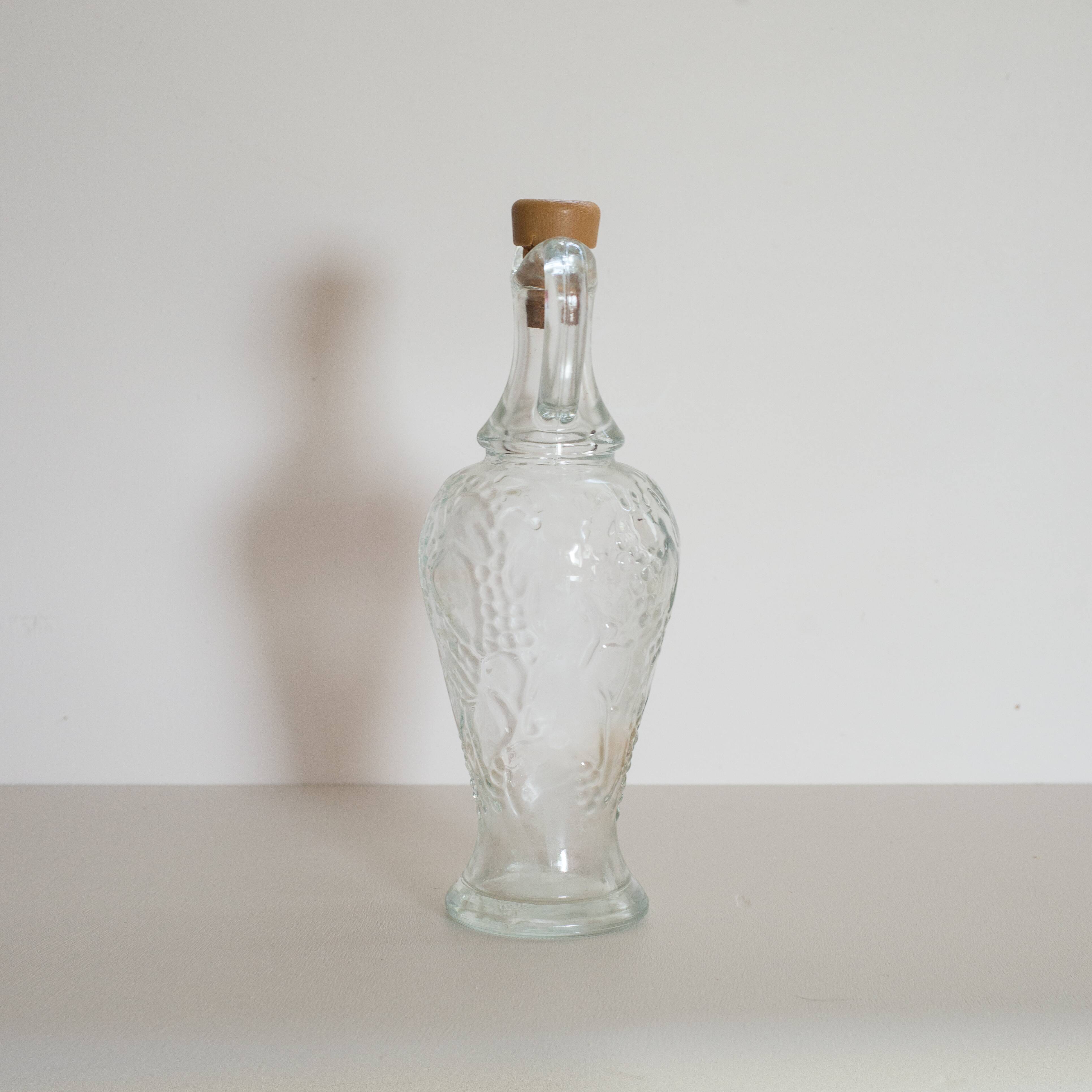 Glass carafe bottle
