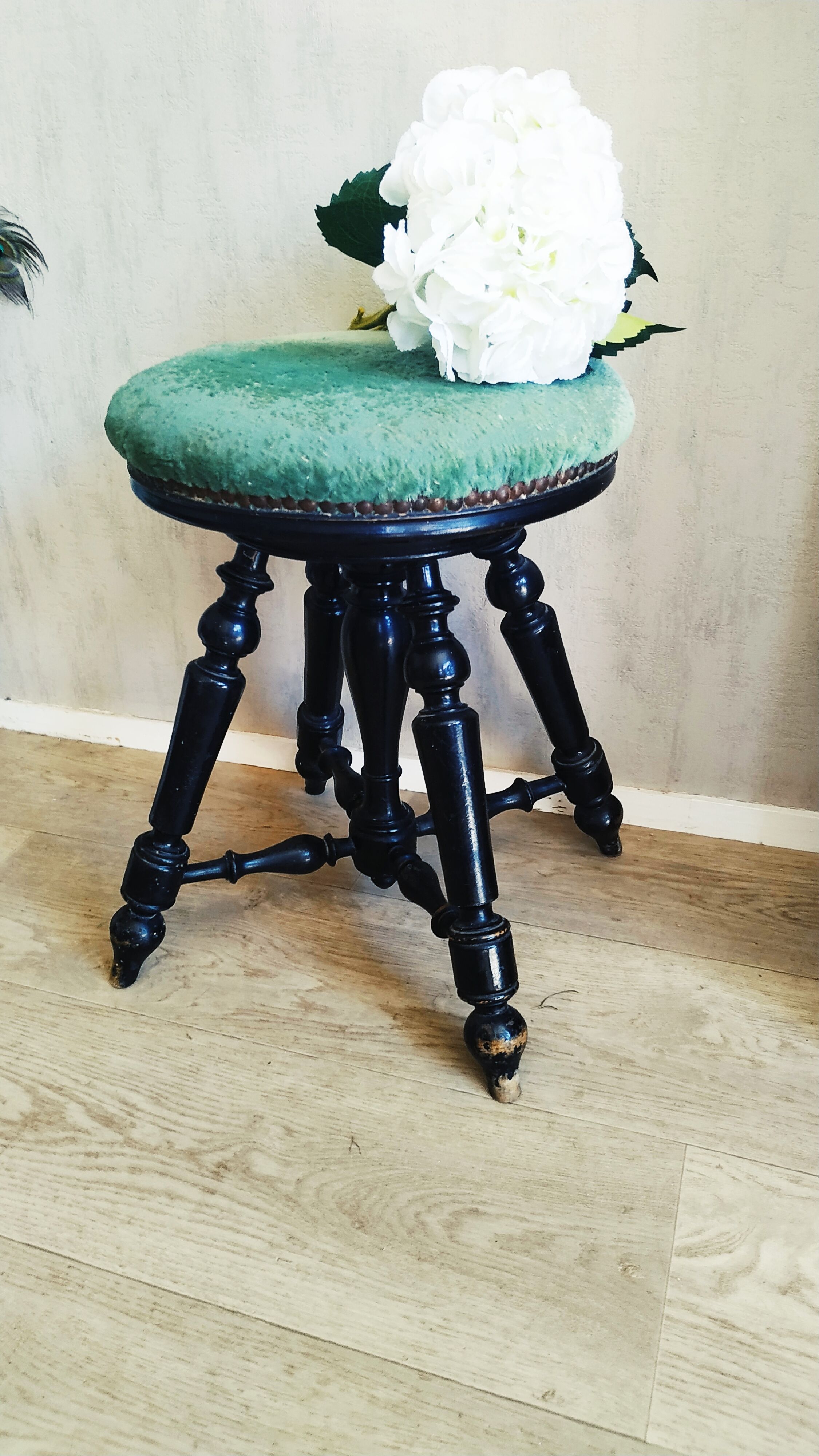 Napoleon III piano stool