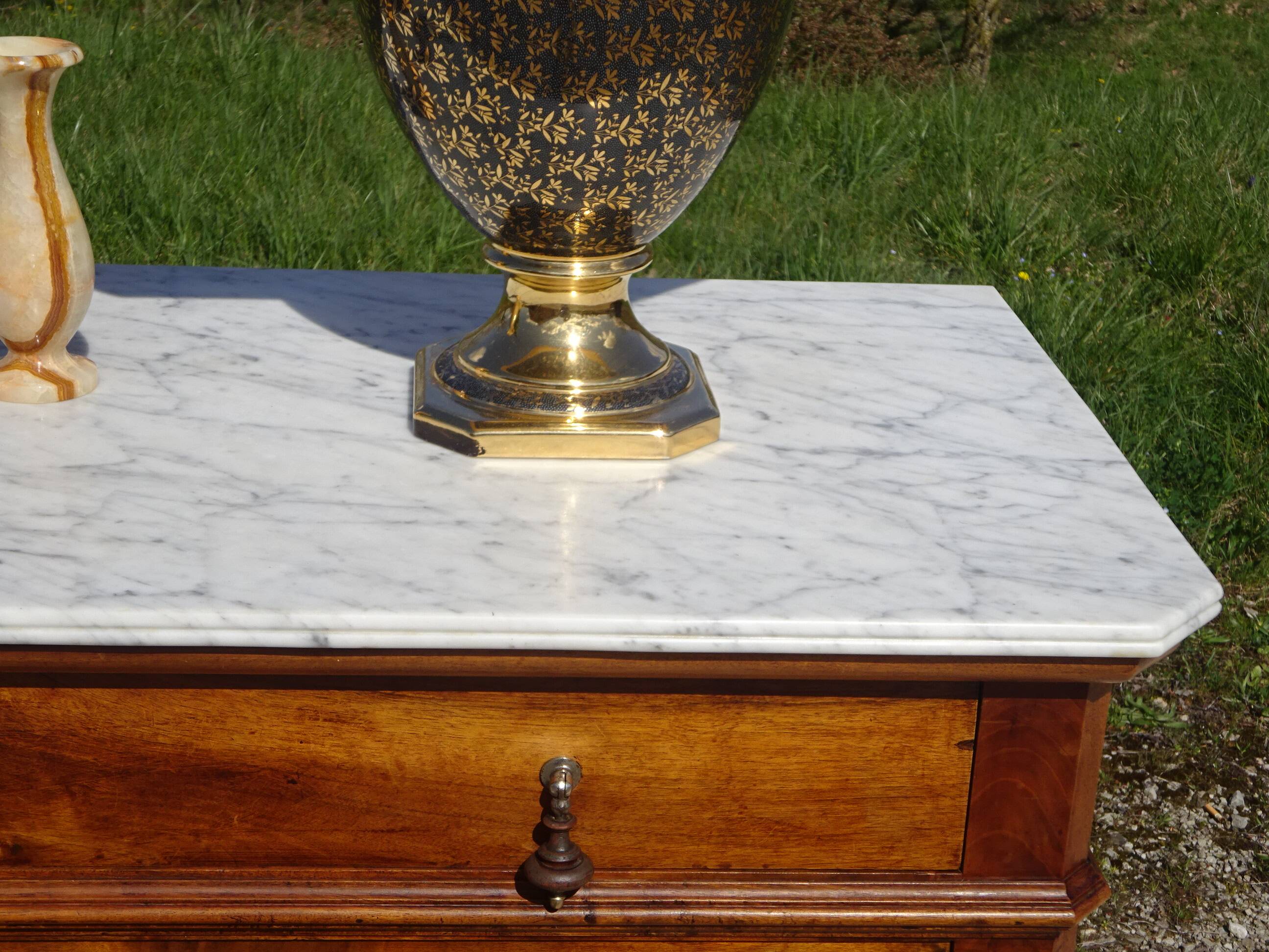 Ancienne commode Louis Philippe en noyer marbre blanc