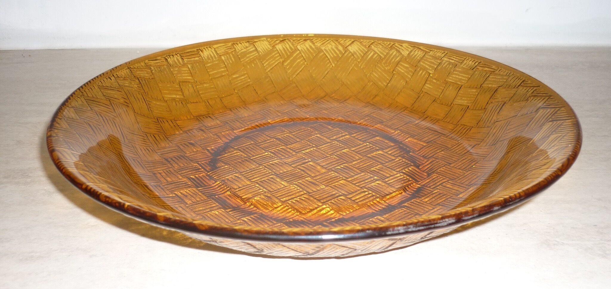 Large orange braided glass dish 27.5 cm