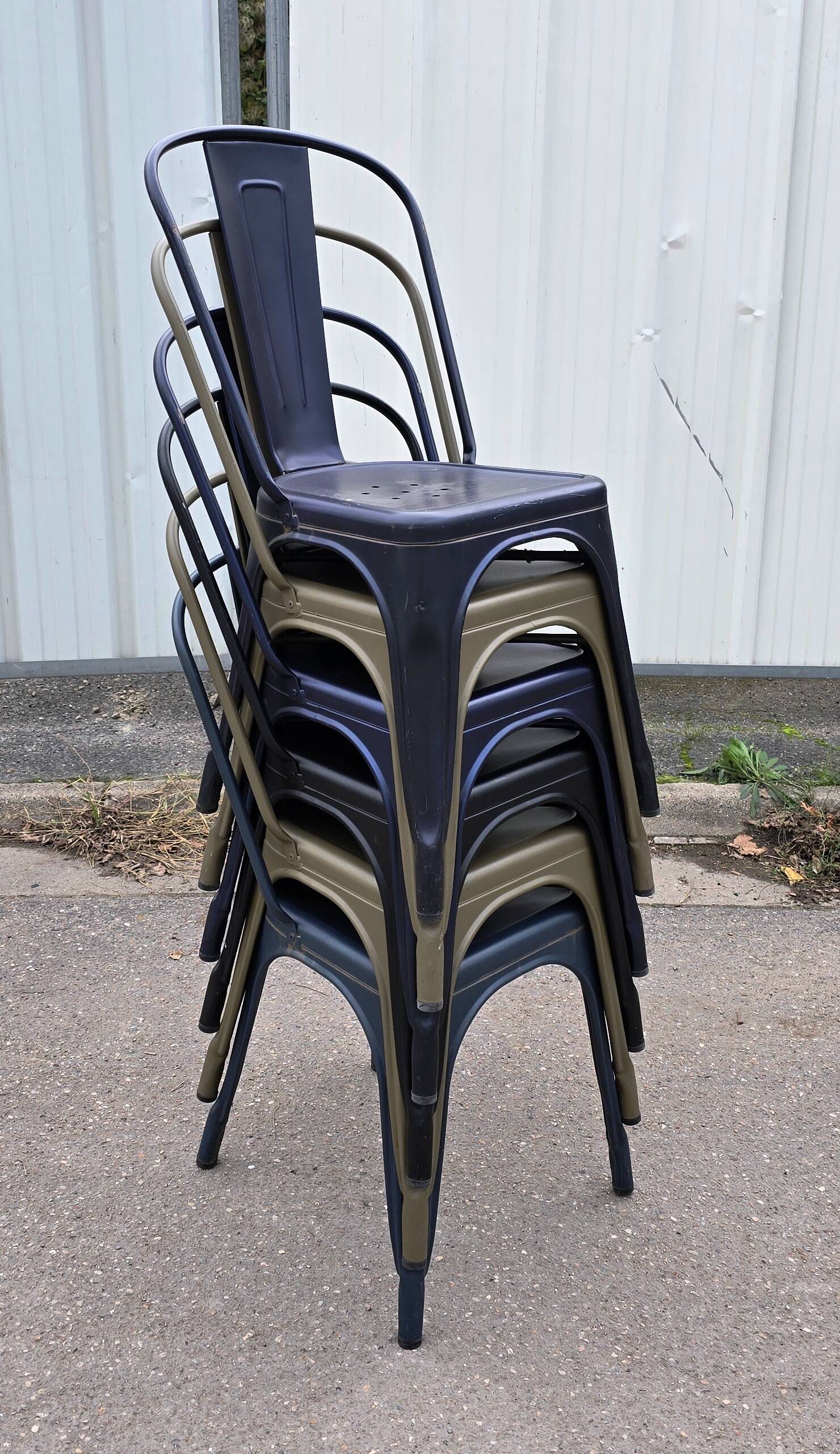Suite de 6 chaises de jardin Tolix