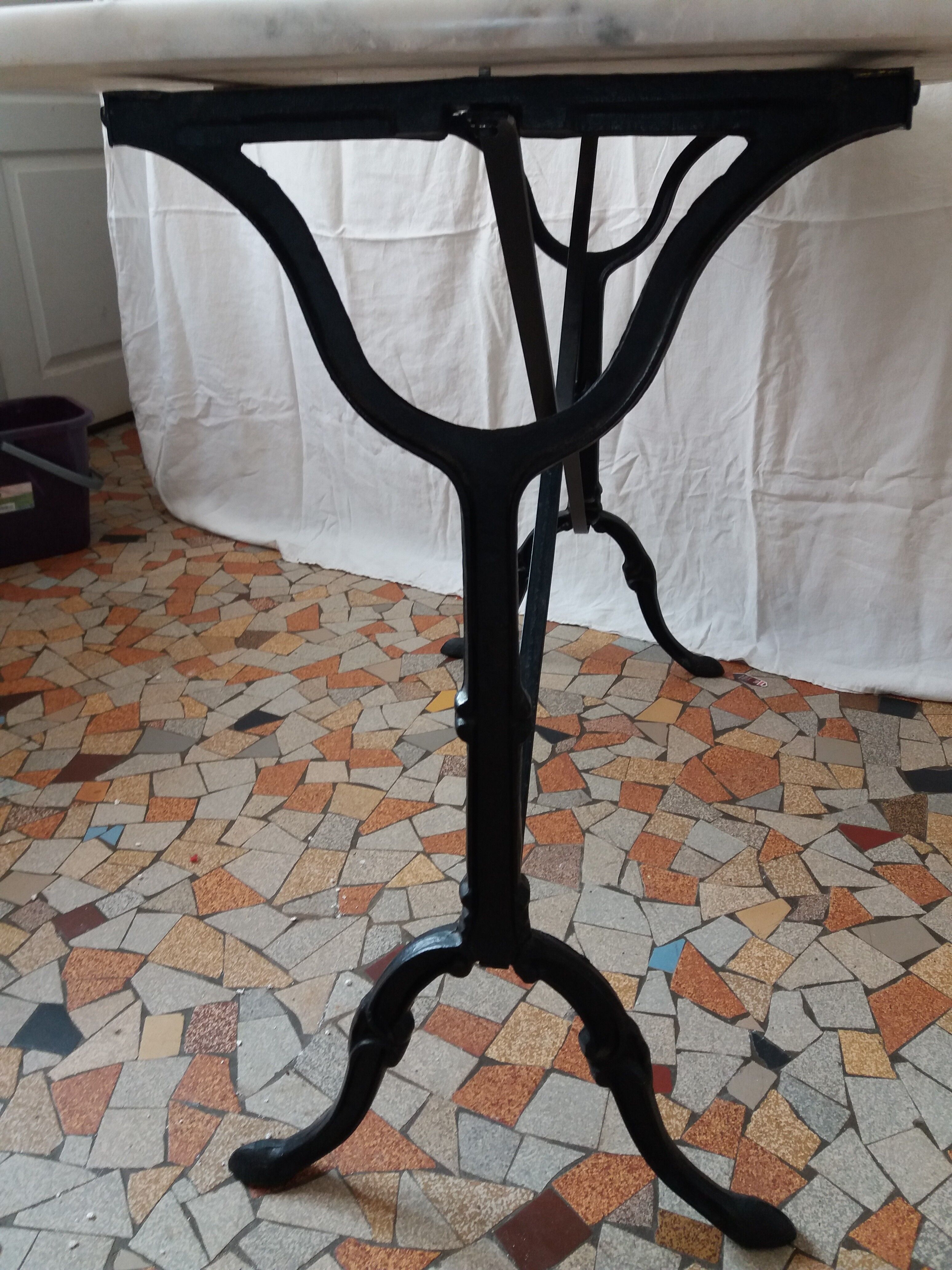 Table bistrot en marbre