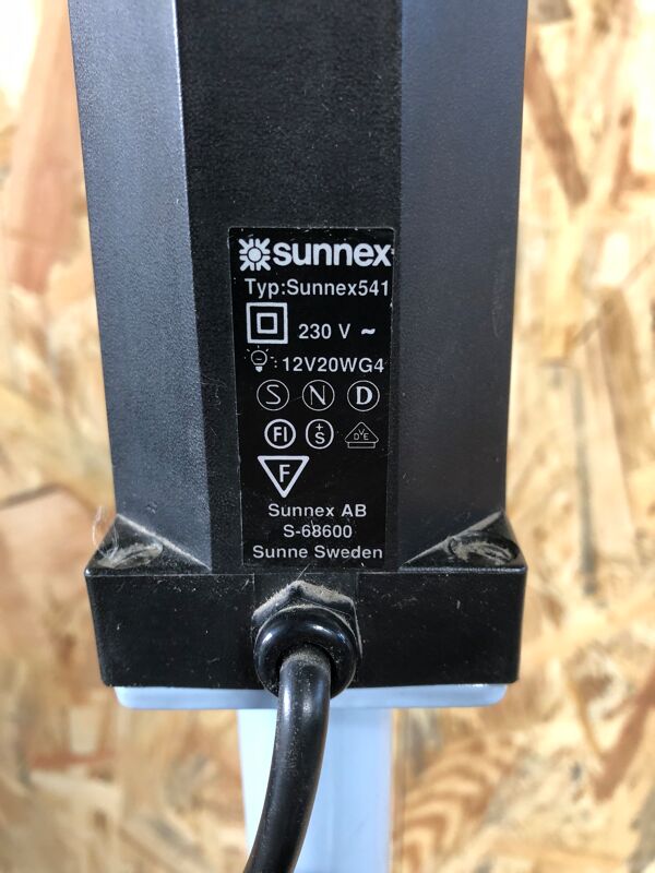 Lampe Sunnex type 541 noir sur pied metal chrome