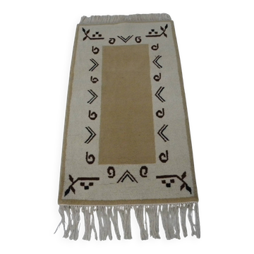 Vintage Berber rug antique/traditional – Beige Accent Rug