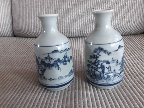 Une paire de vase vintage en céramique chinoise signés