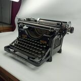 Underwood No. 5 of 1911 typewriter - Standard - Champion