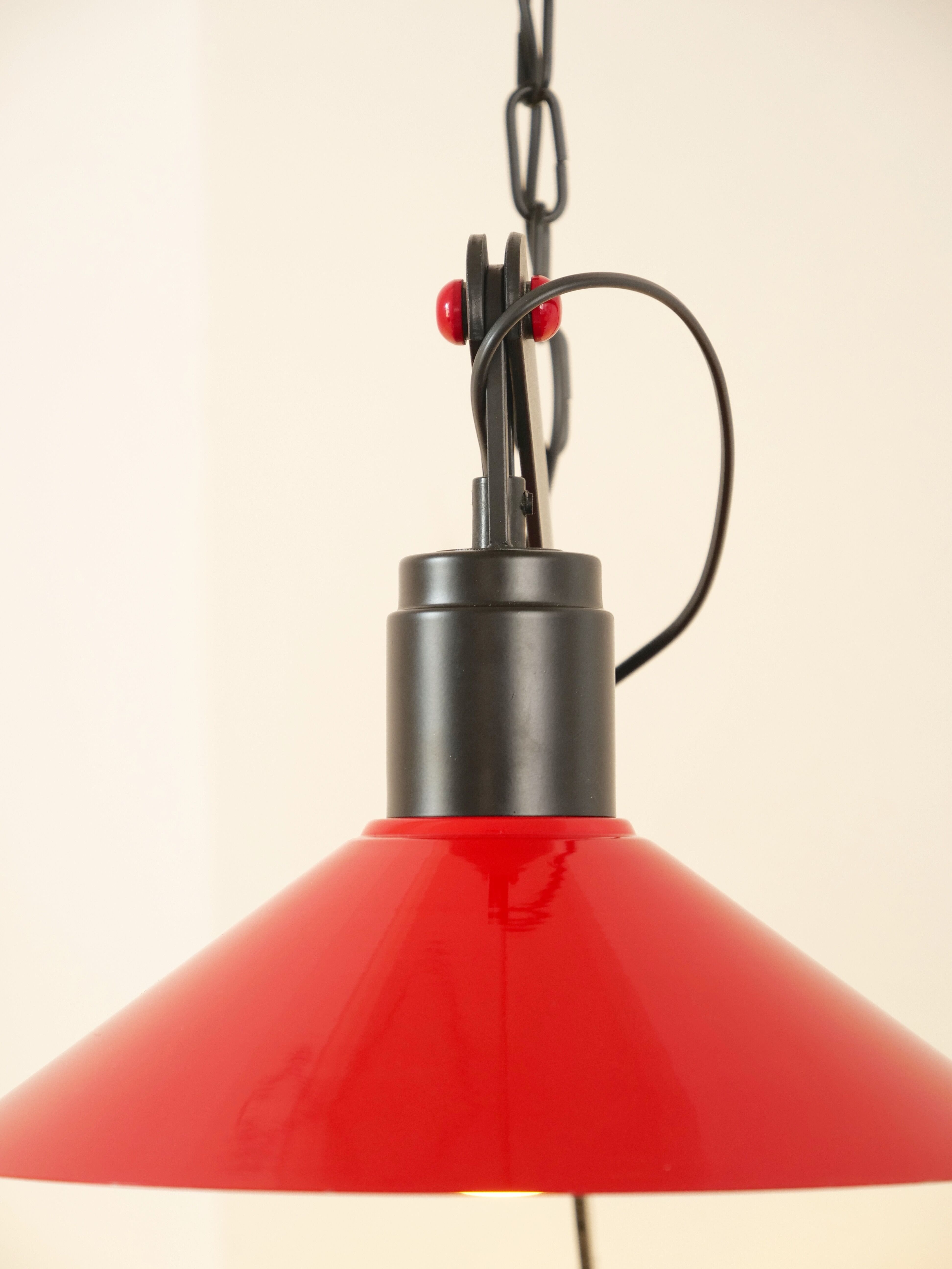 Danish suspension with balance counterweight