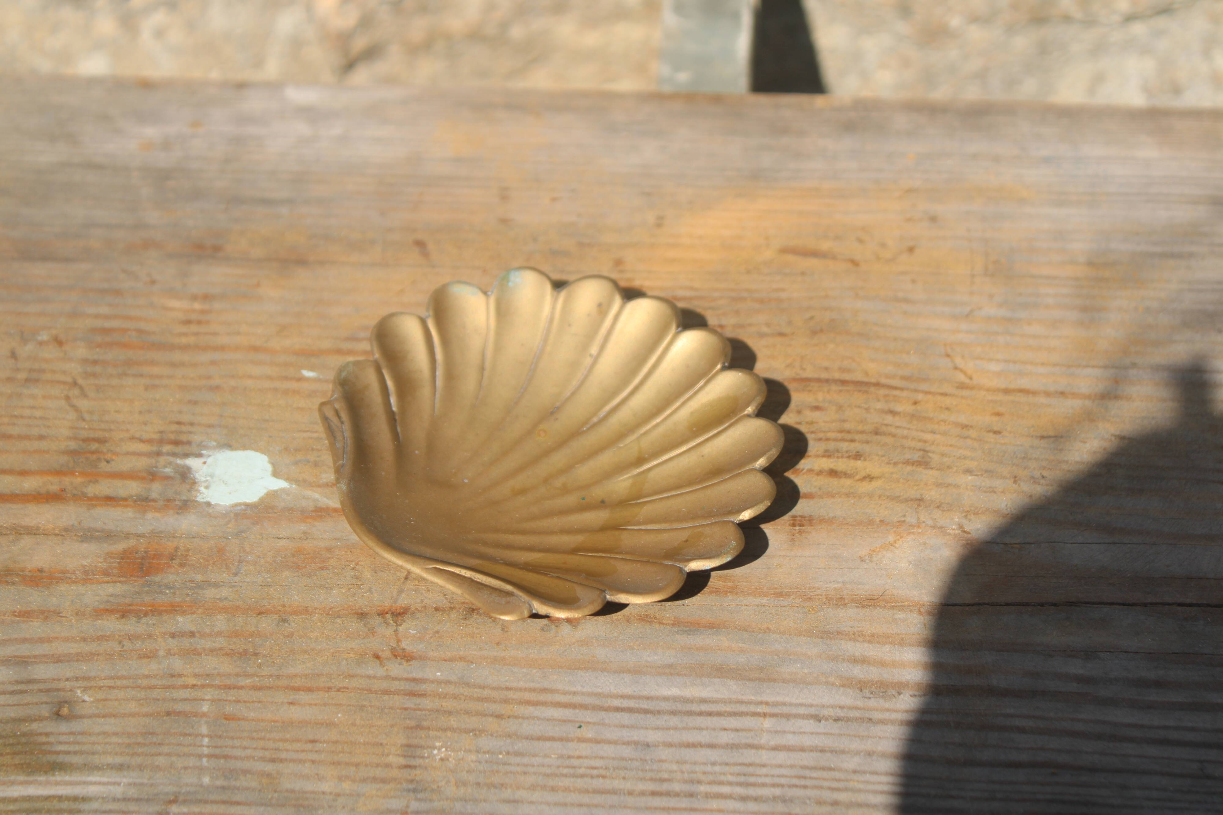 Vintage brass shell tray