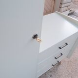 Armoire asymétrique