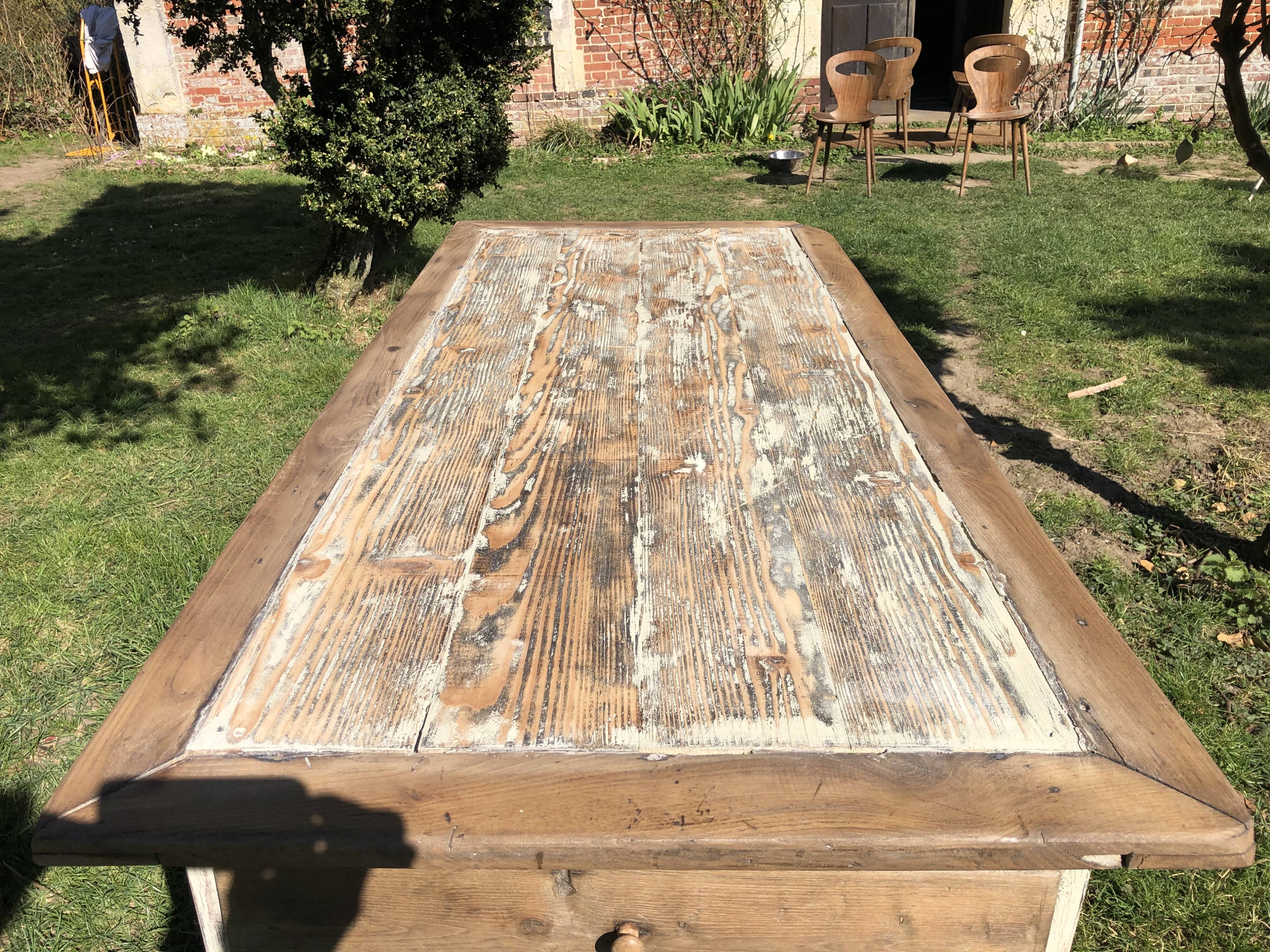 Farm table