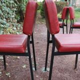 Série de 4 chaises rouges en skaï années 50