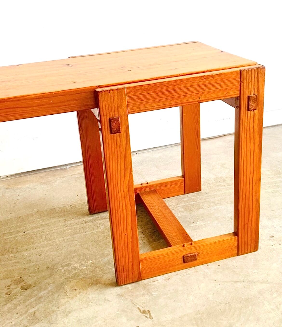 Edvin Helseth pine bench model Trybo, for the Trysil ski resort, Norway, 1964