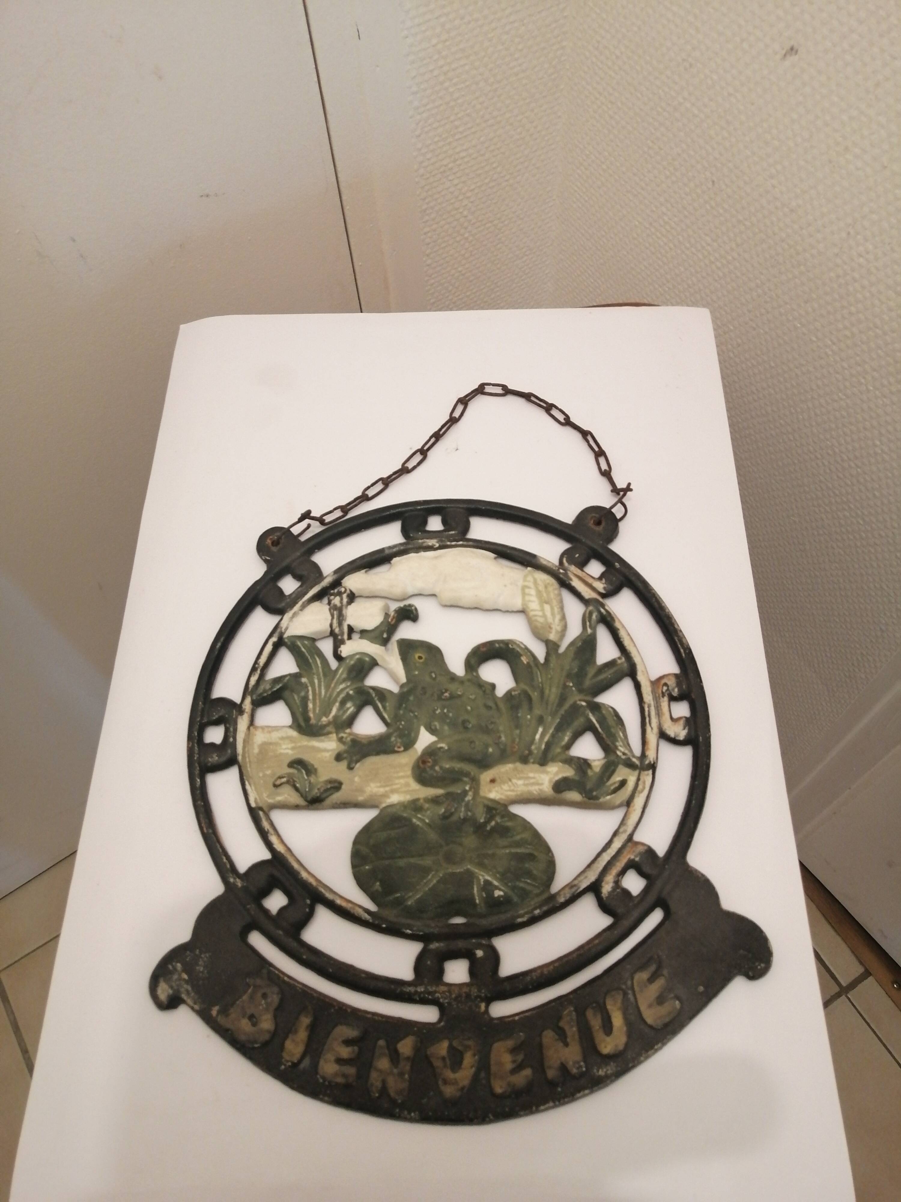 Cast iron plate to hang welcome