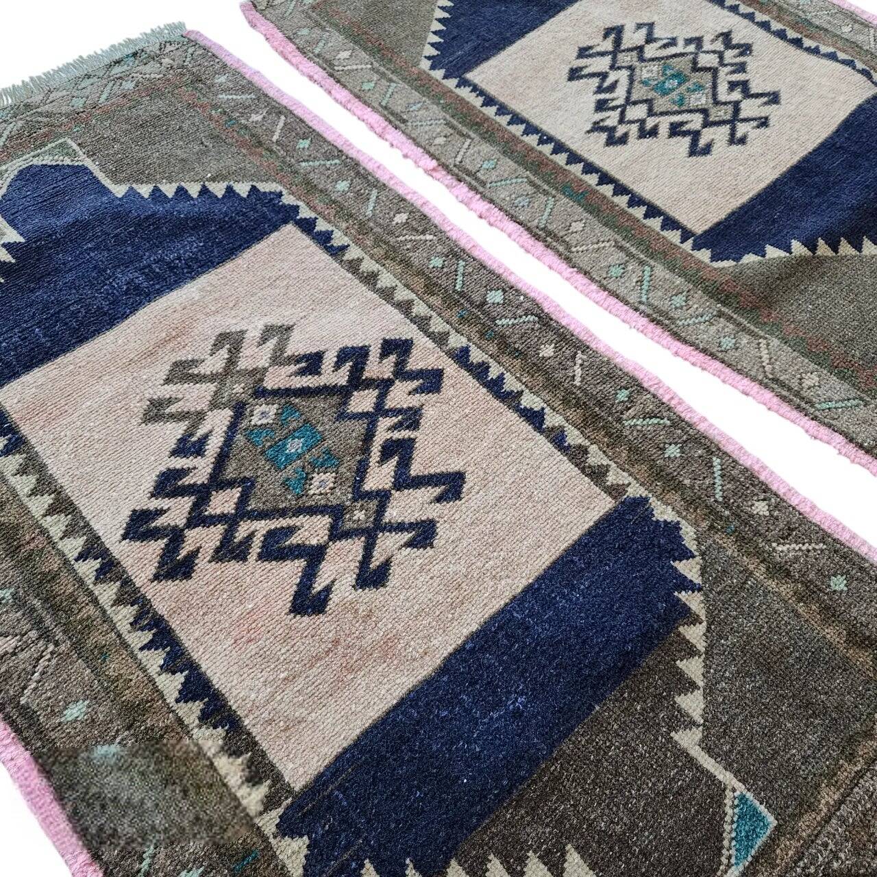 Vintage Turkish hallway rug 53x1 cm