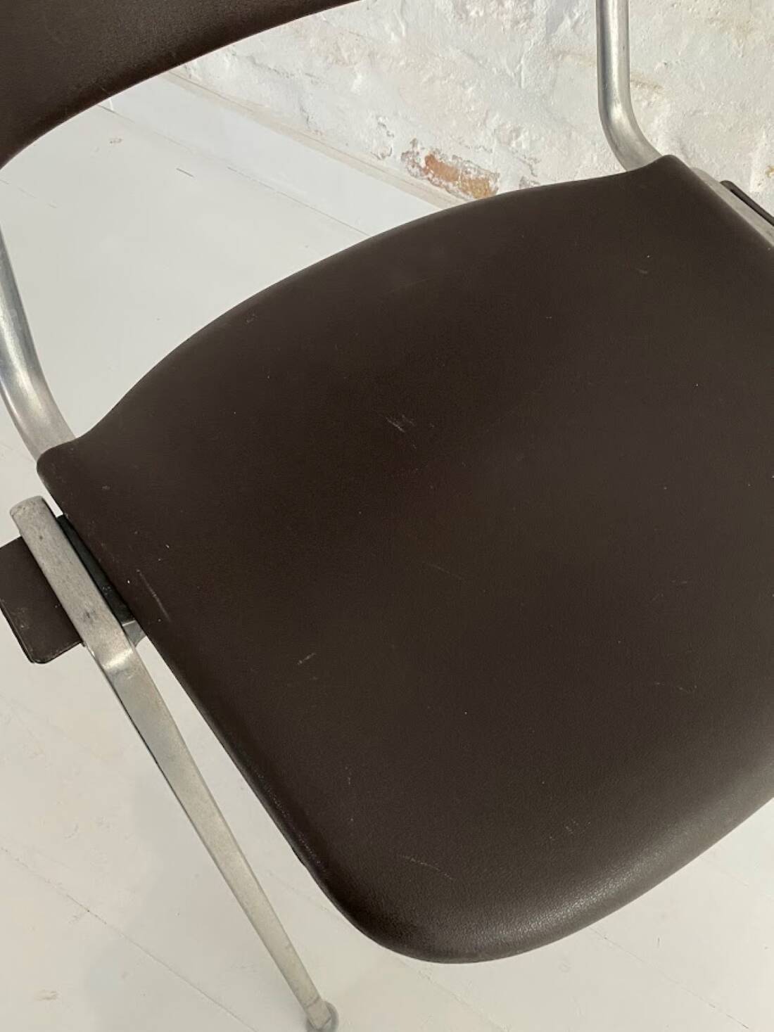 Vintage Knoll International 1601 Model stackable chairs 1970s