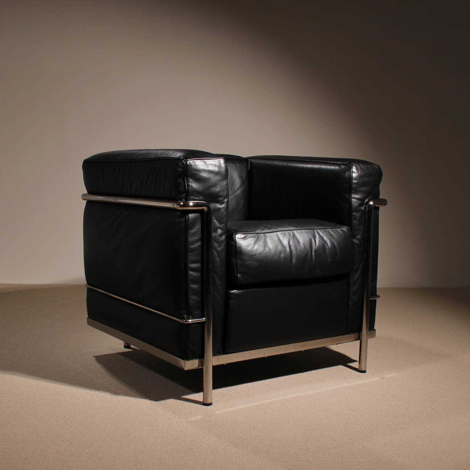 Two ‚LC2‘ Armchairs by Le Corbusier, P. Jeanneret, C. Perriand for Cassina