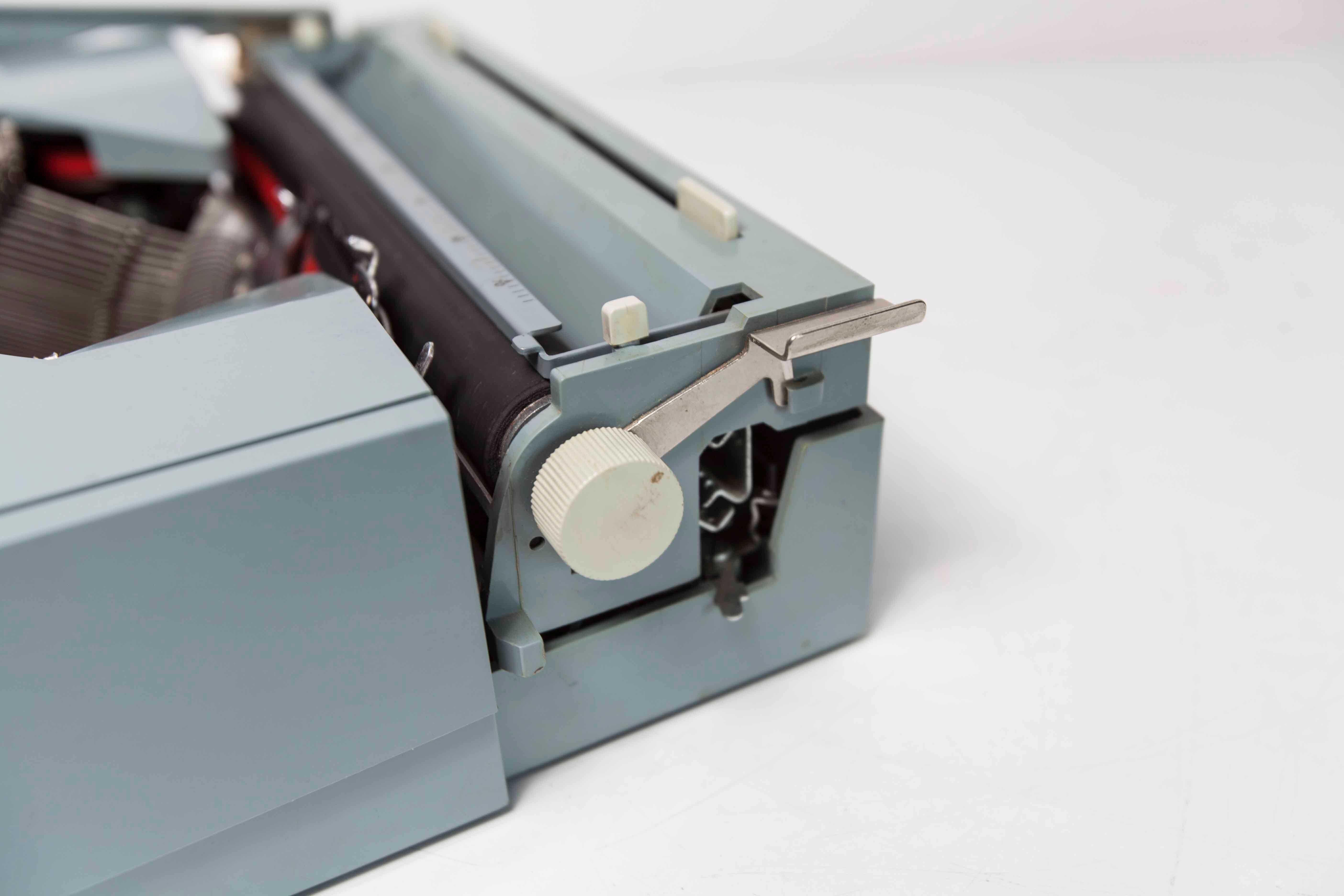 Revised Luxor 1980 typewriter