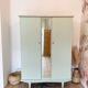 Armoire des années 70 revisitée - Vert pastel