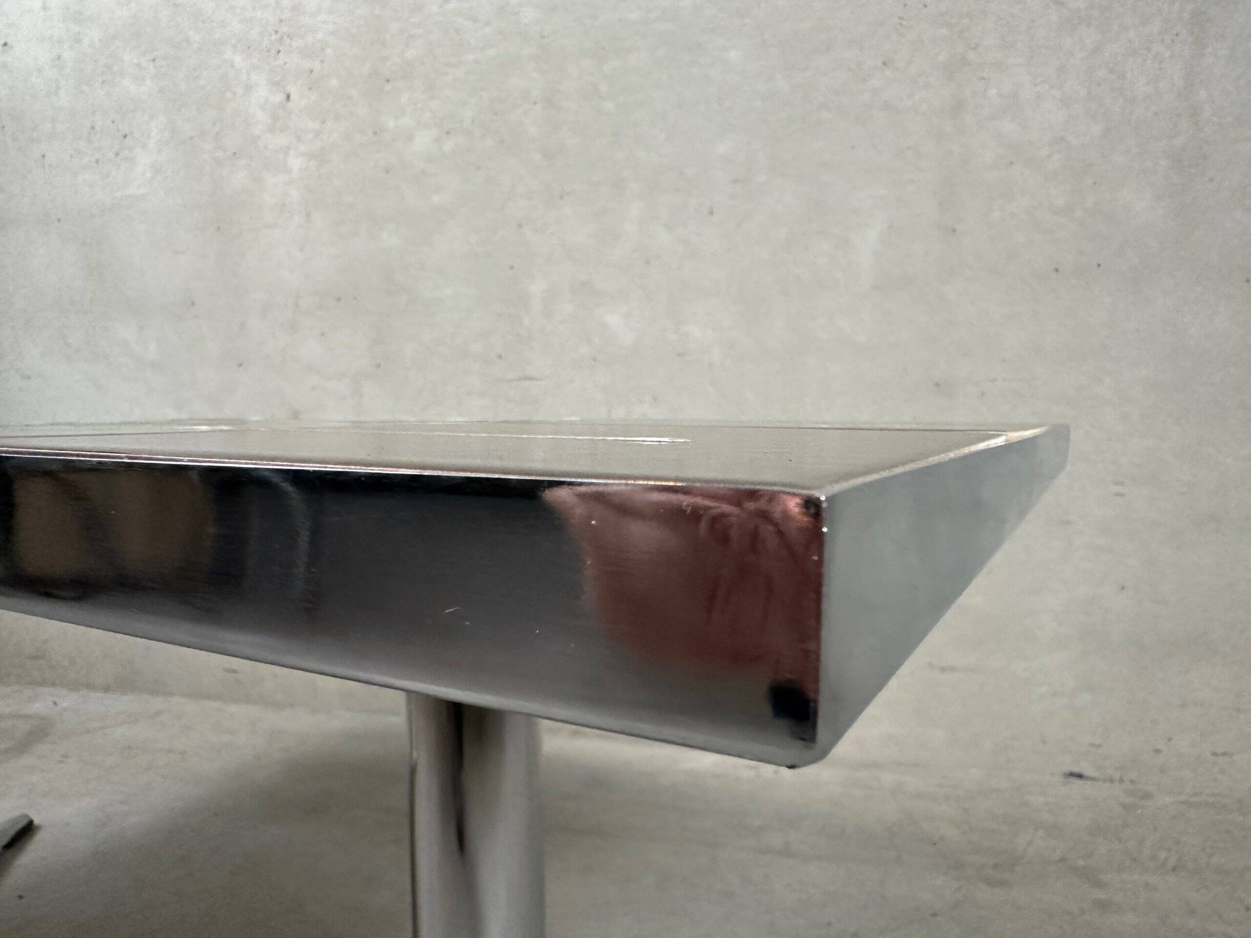 Table basse des années 50 – céramique et chrome