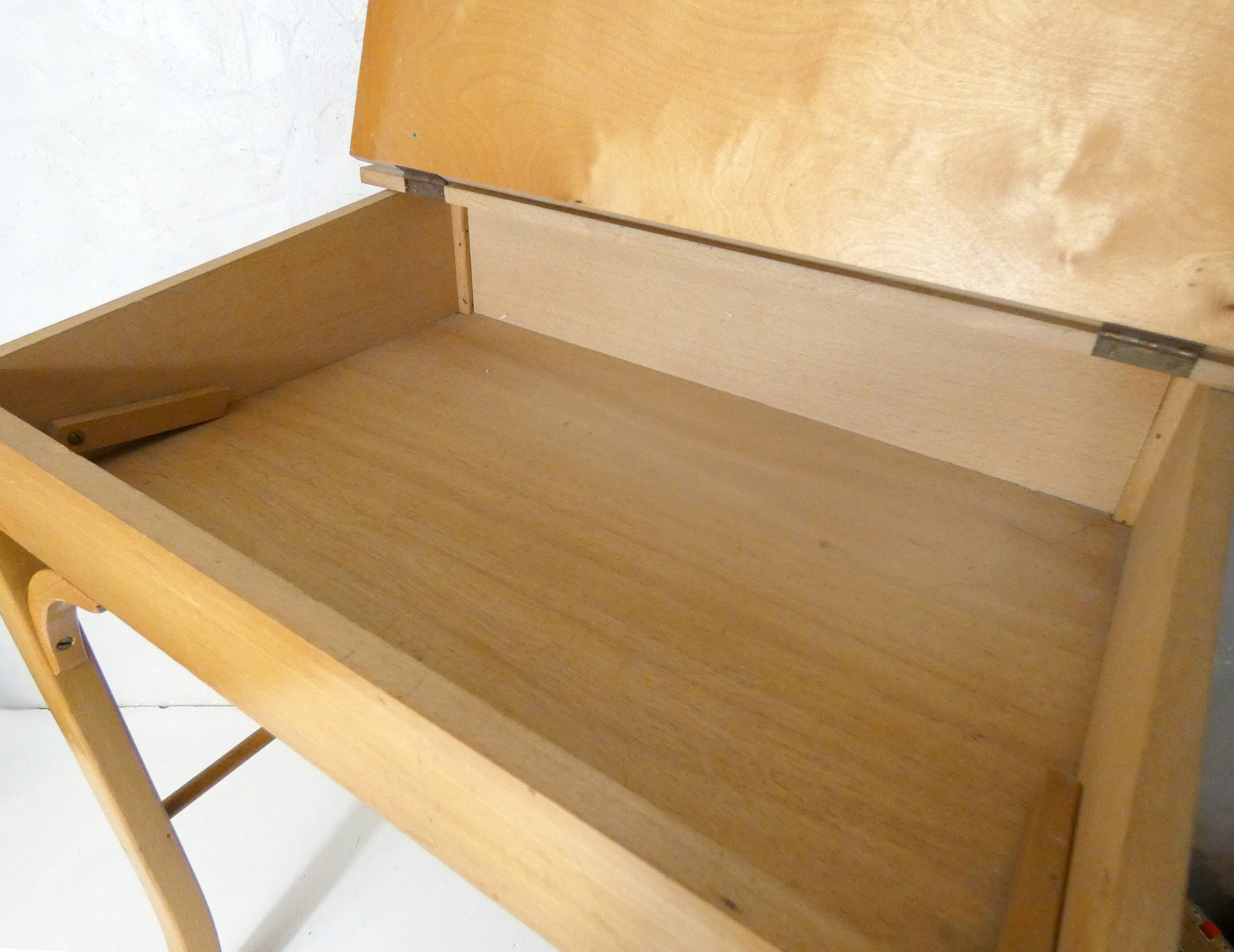 Desk + Baumann chair for children