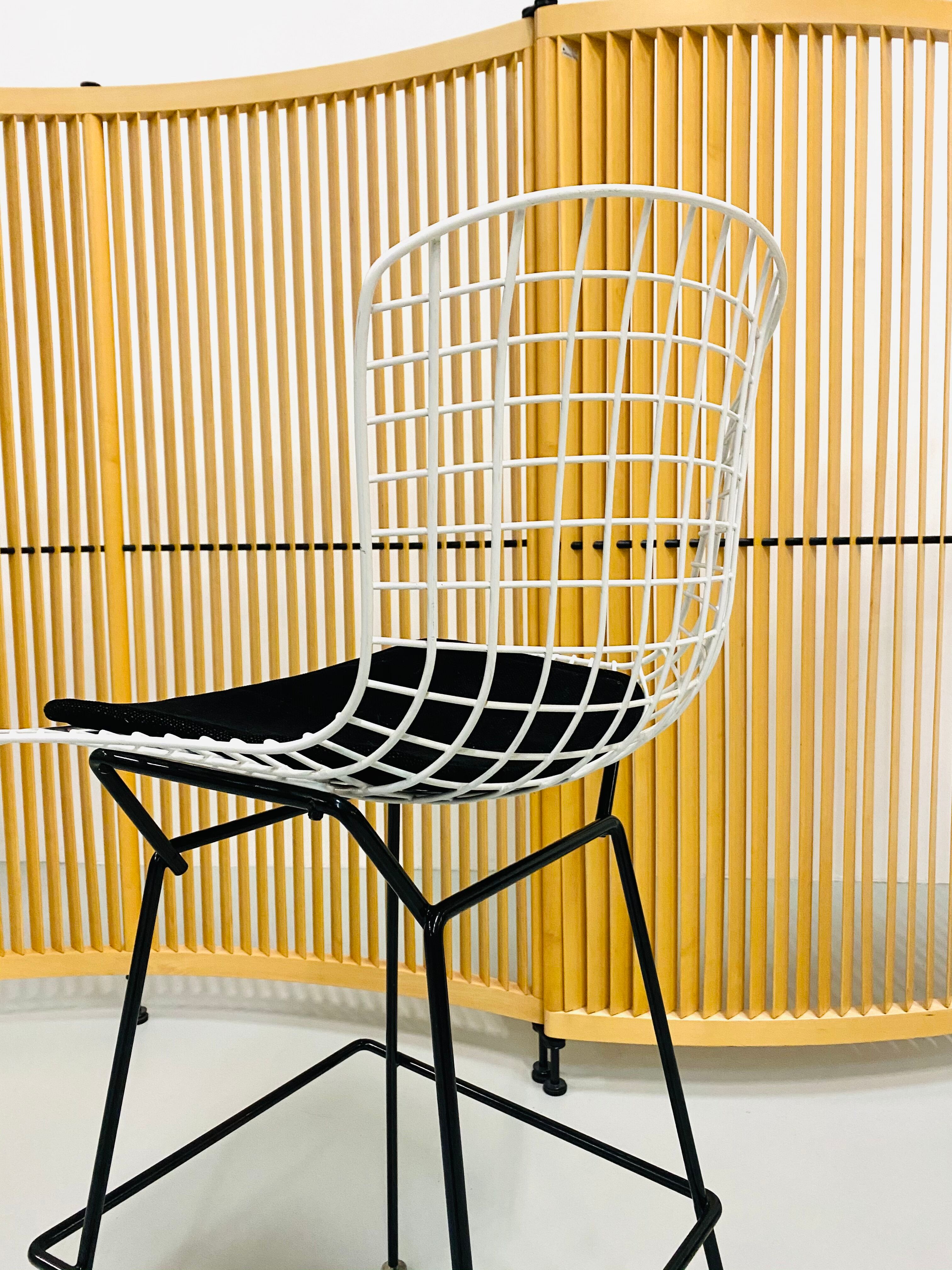 Wire barstools by Harry Bertoia for Knoll, 1960