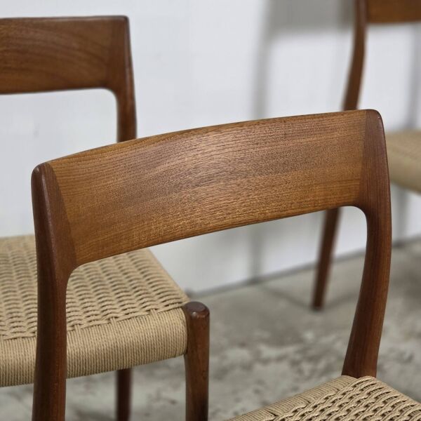 Chaise de salle à manger Niels Møller modèle 77 en teck avec nouvelle corde à papier