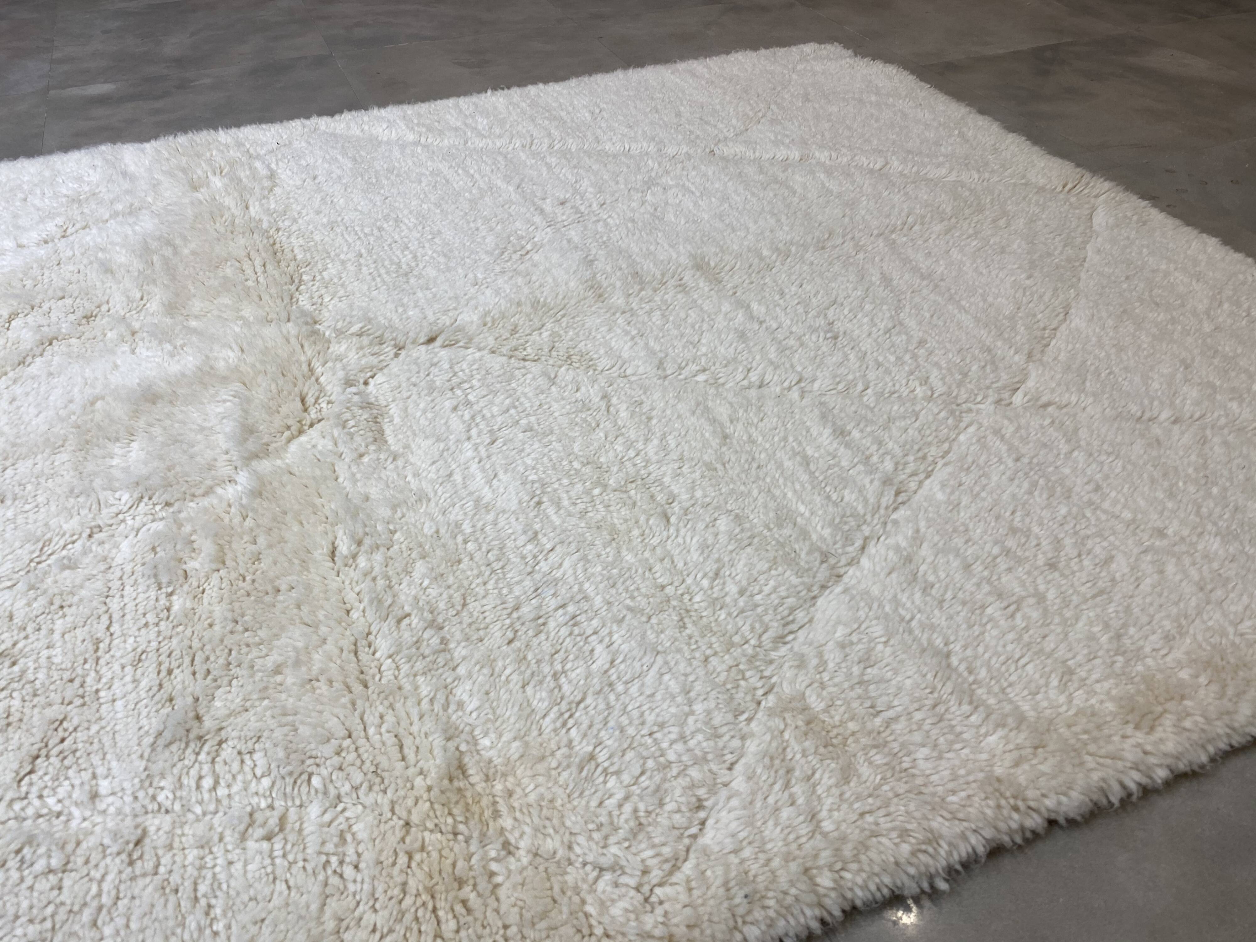 Beniouarain white wool carpet 160x260cm