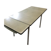 Table in green formica expandable