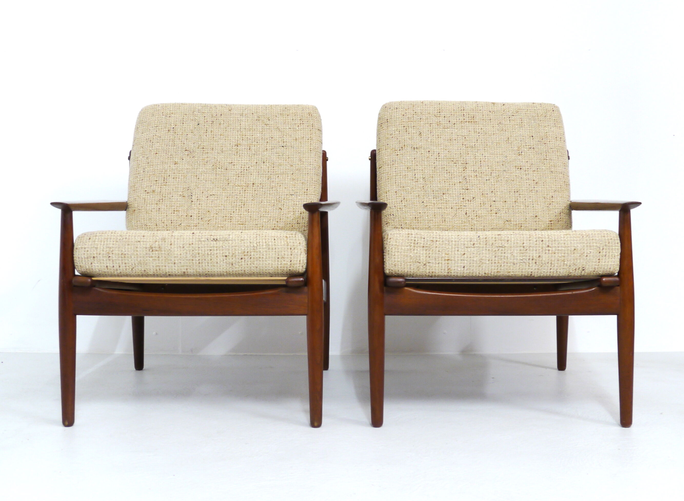 Pair of Easy Chairs by Svend Åge Eriksen for Glostrup