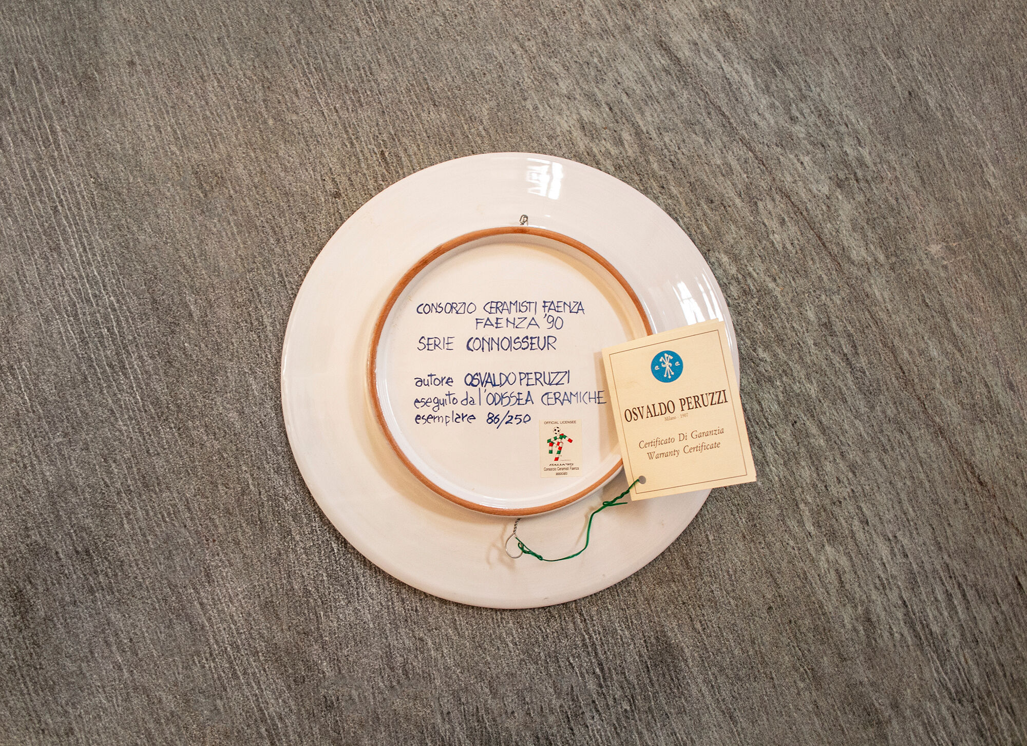Decorative plate italia '90 connoisseur series by osvaldo peruzzi for consorzio ceramisti faenza it