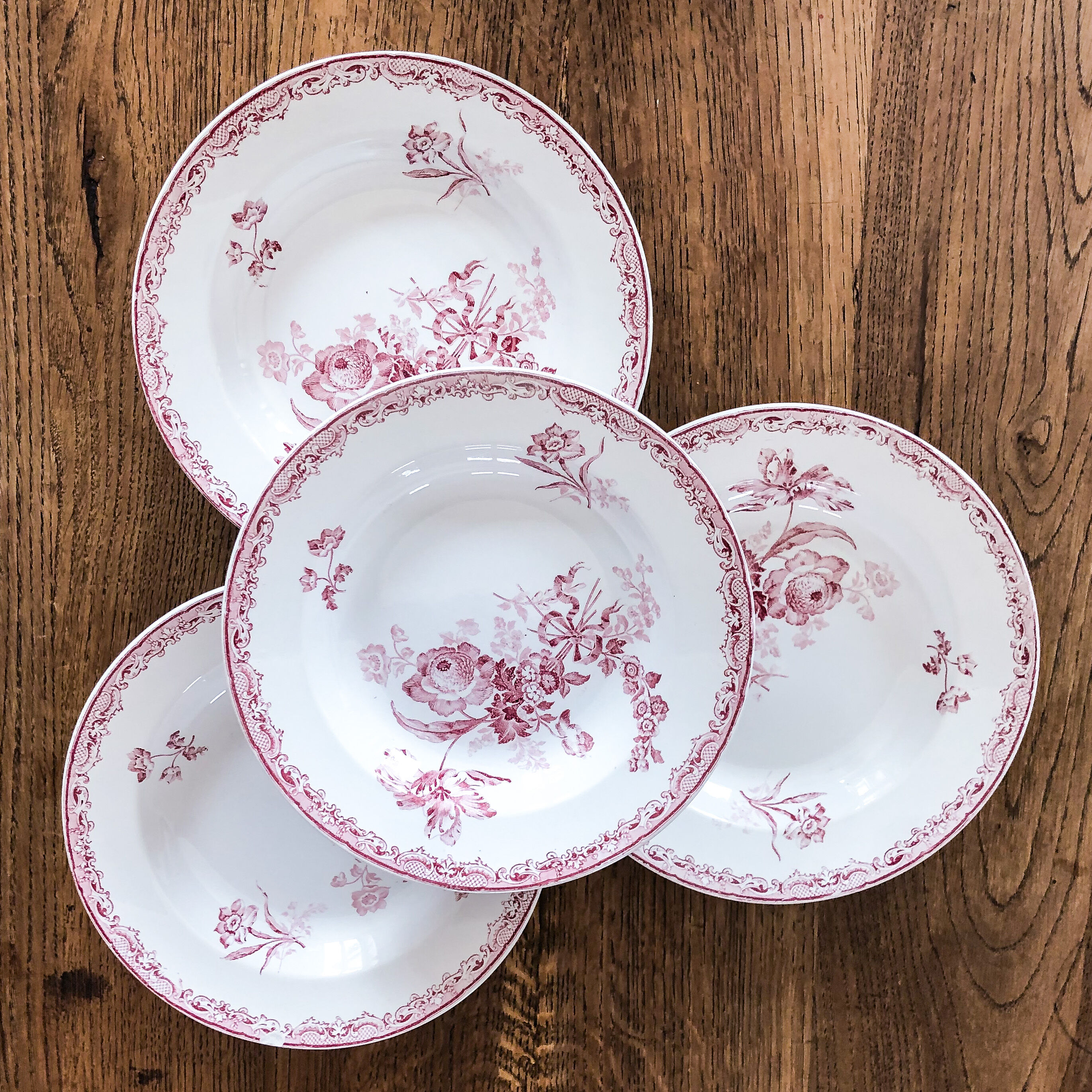 Set of 4 hollow plates Fontanges