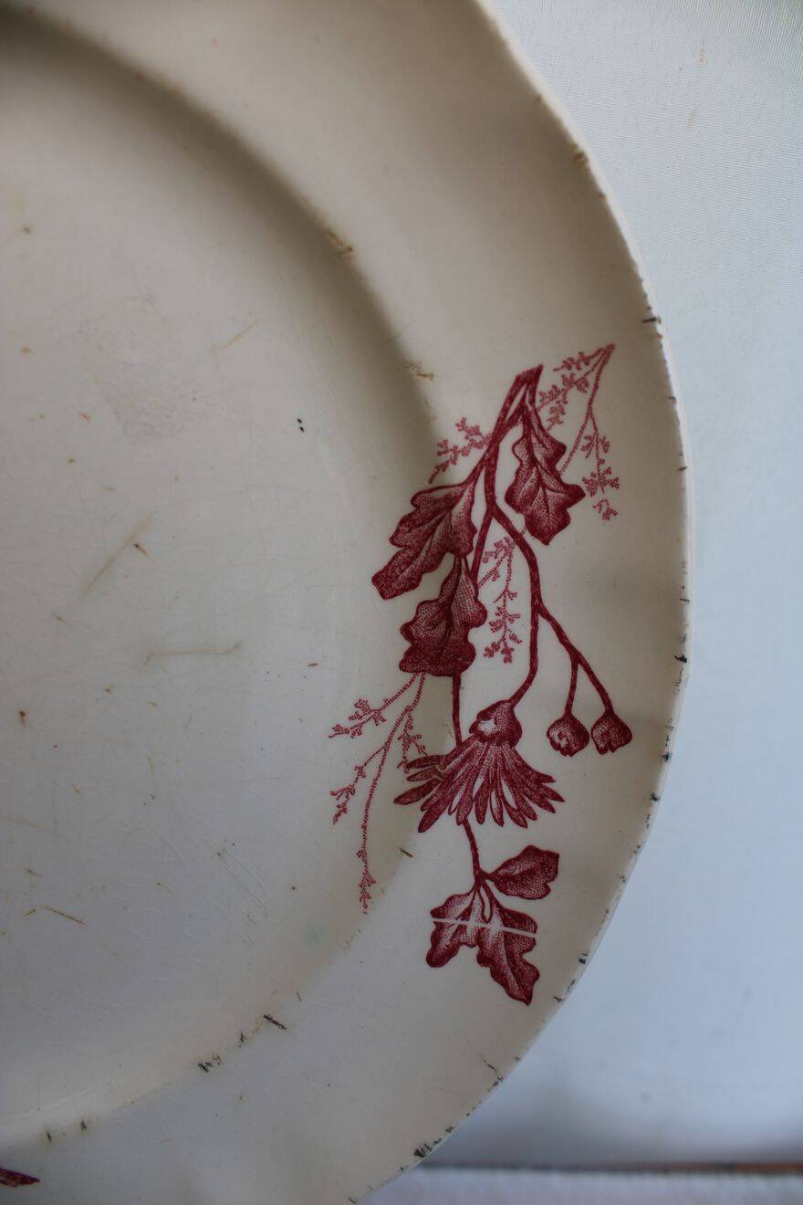 Ceramic serving dish made of ironstone