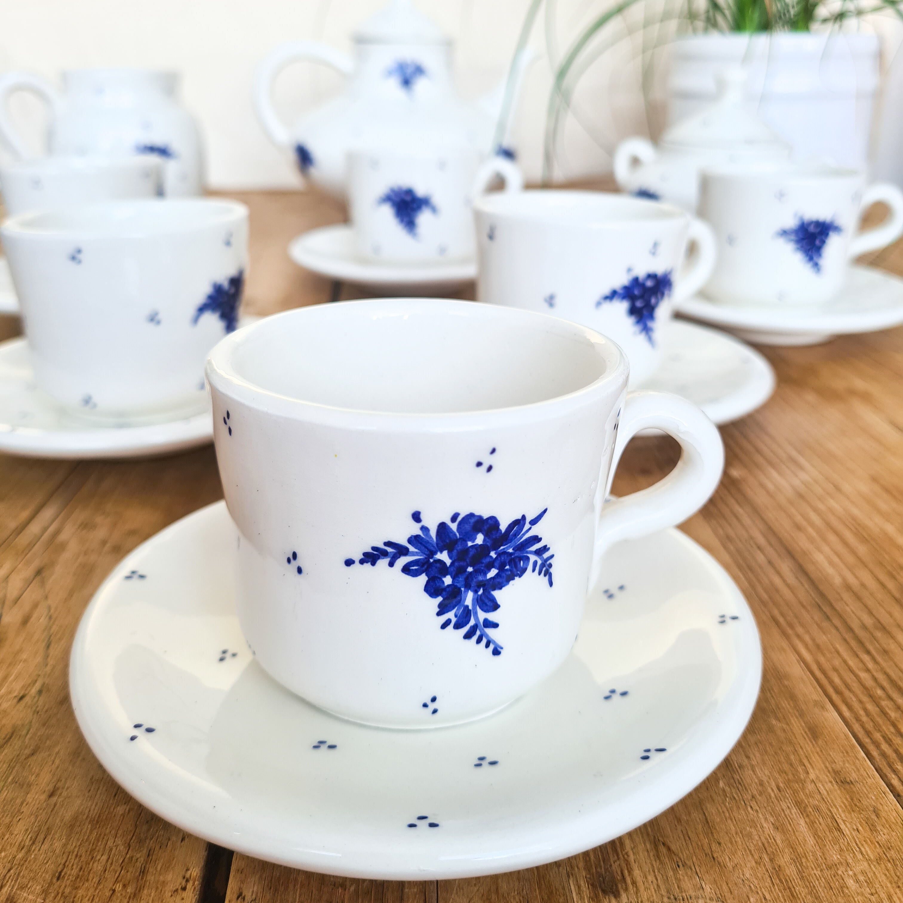 Earthenware tea or coffee service