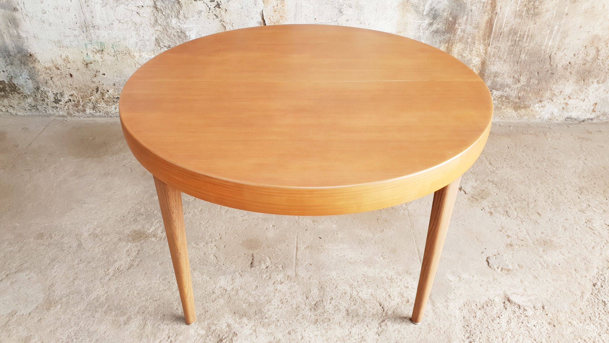 Table ronde scandinave extensible