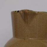 Water pitcher vase old décor daisies