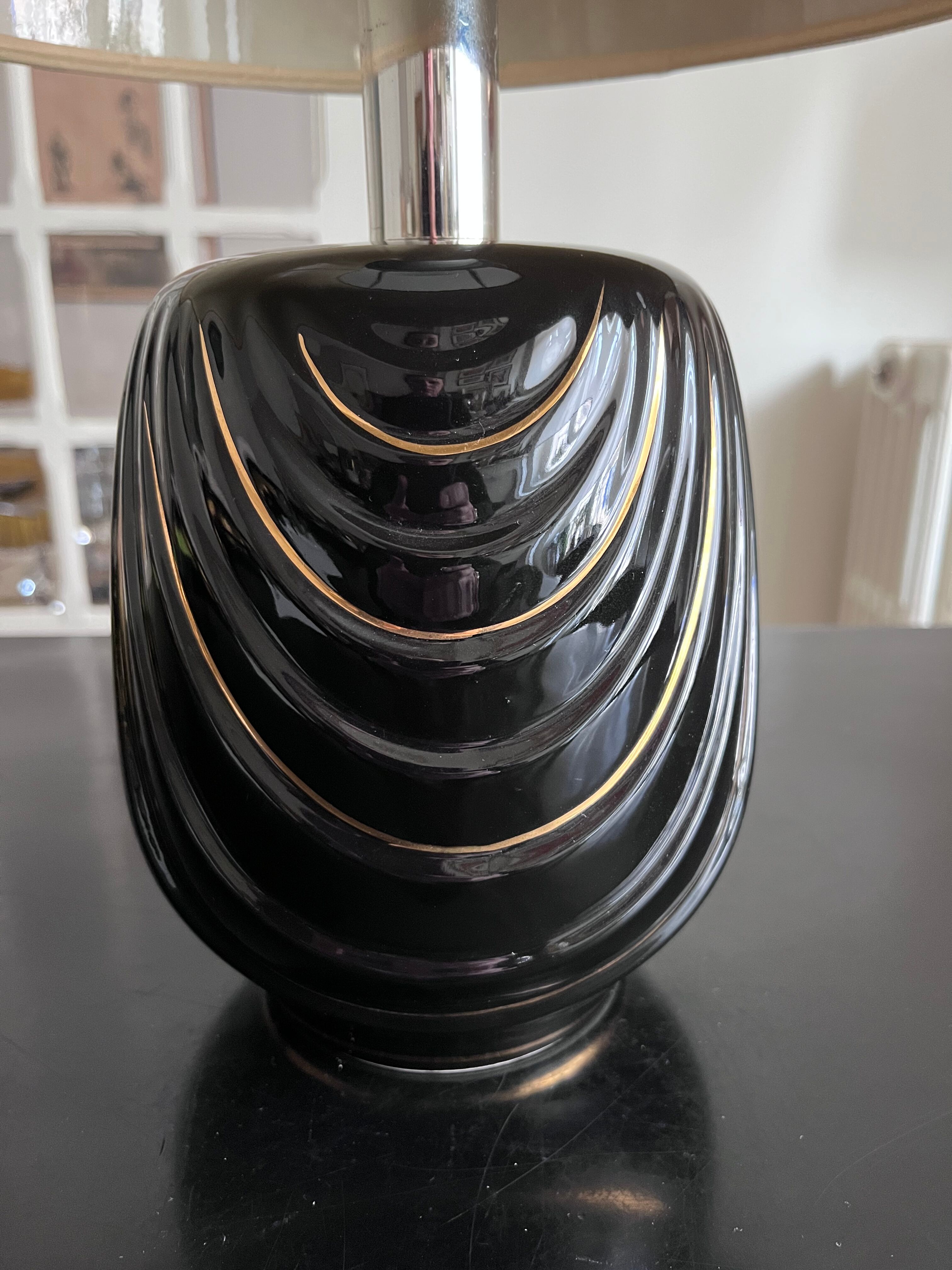 Black and gold ceramic lamp